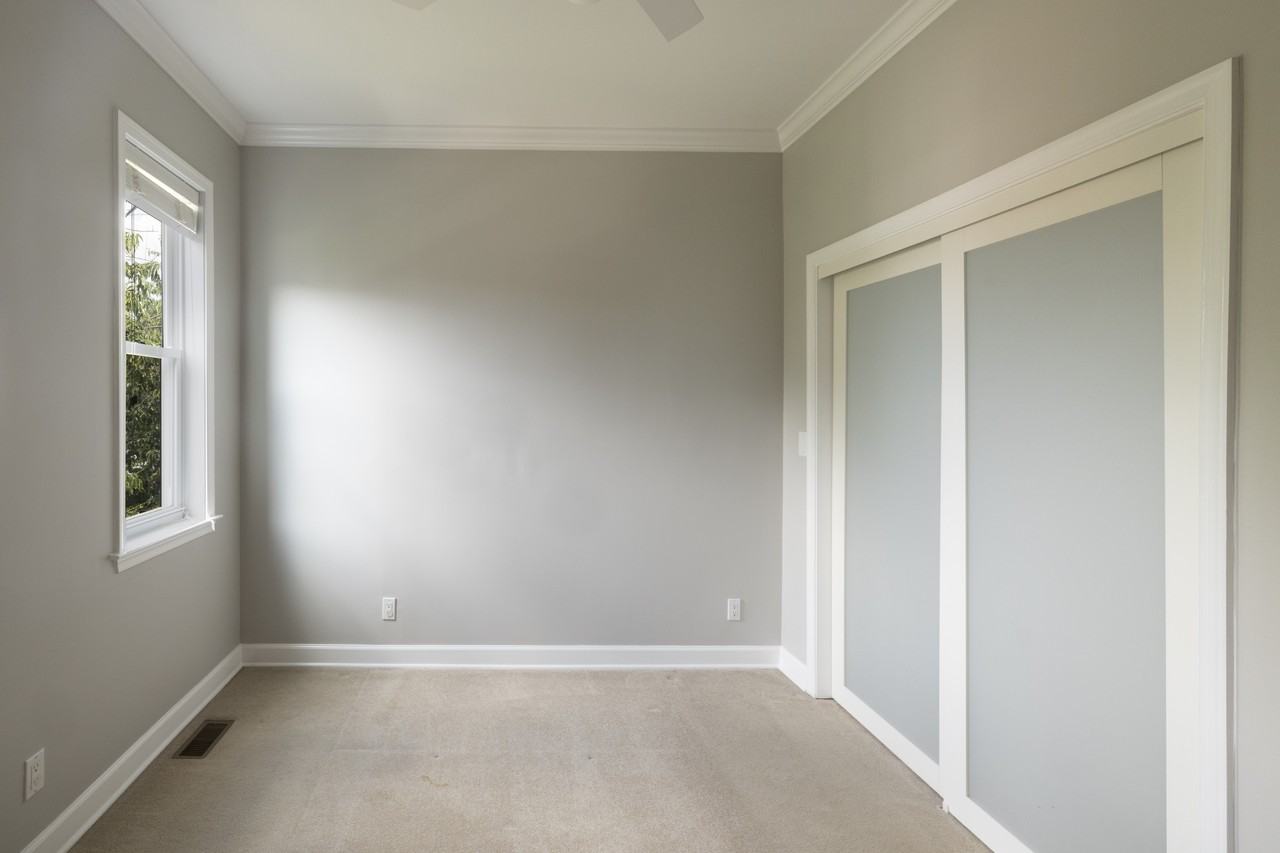 1122 K Street Southeast #1 - Photo 7 of 10