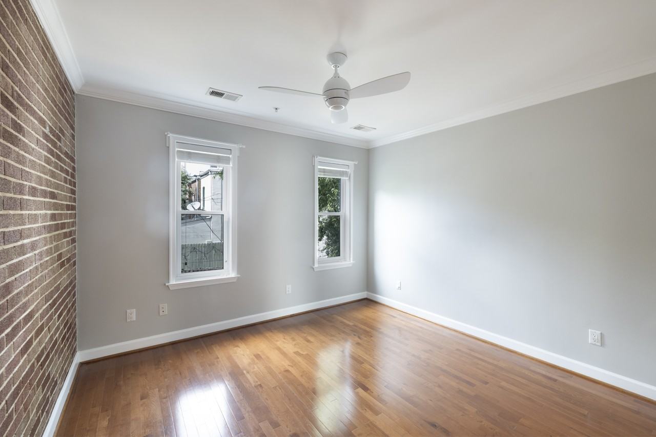 1122 K St Se #1 - Photo 7 of 10