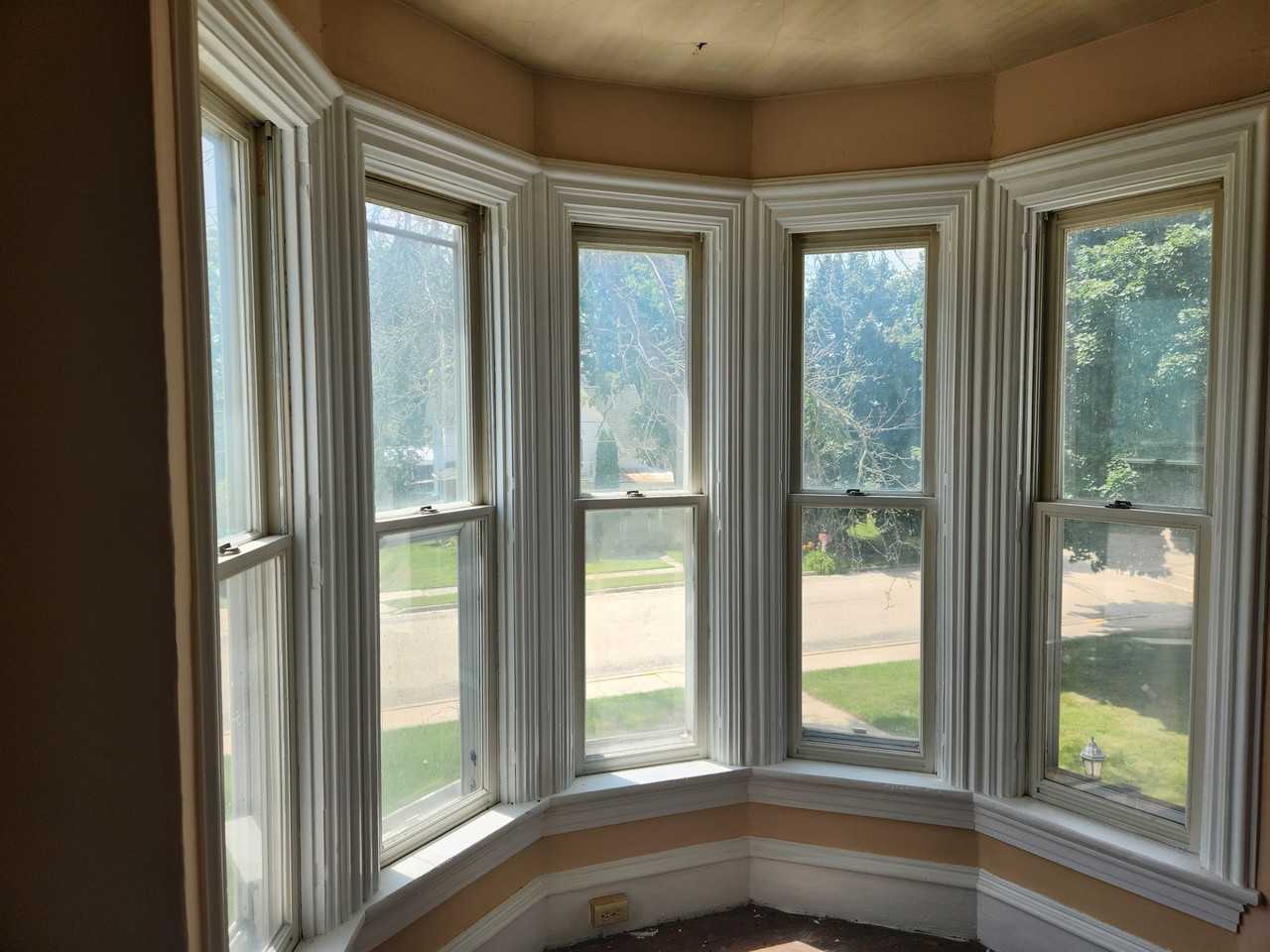 312 South College Avenue - Photo 2 of 10