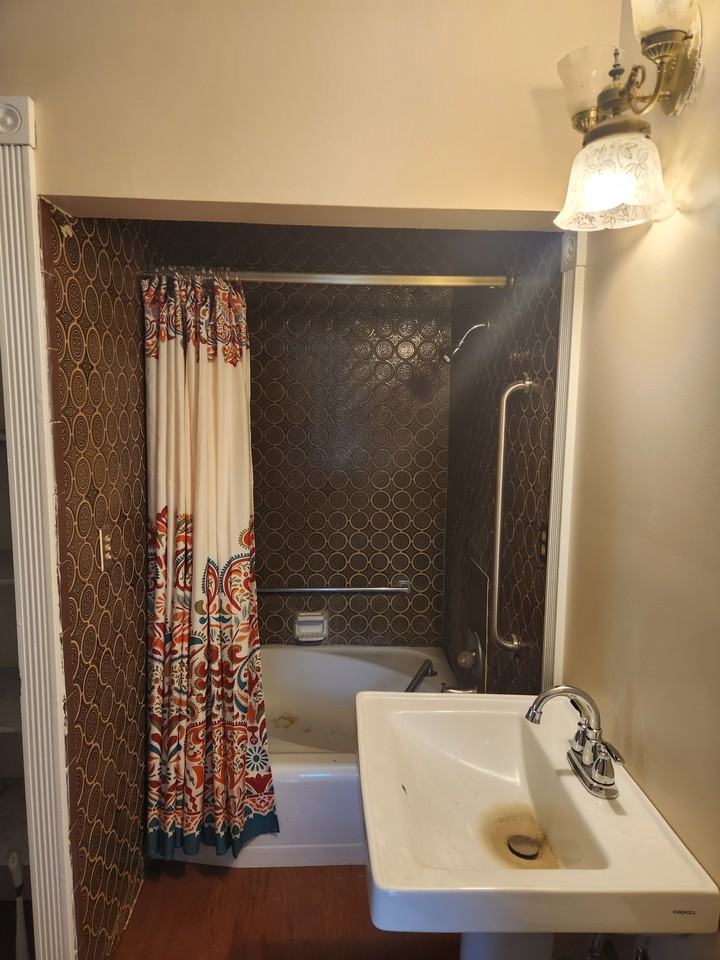 312 South College Avenue - Photo 3 of 10