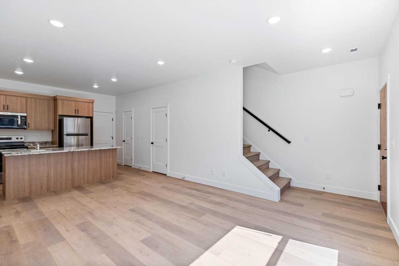 35 N Gateway Dr #1 - Photo 5 of 35