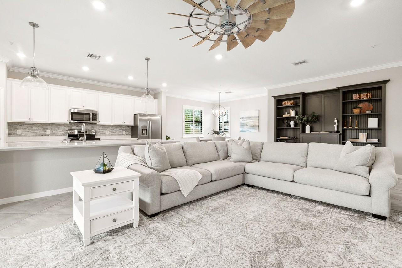 12023 Hawthorn Lake Dr #1 - Photo 3 of 50