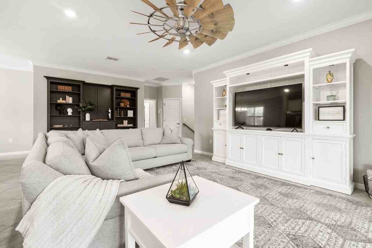 12023 Hawthorn Lake Dr #1 - Photo 4 of 50