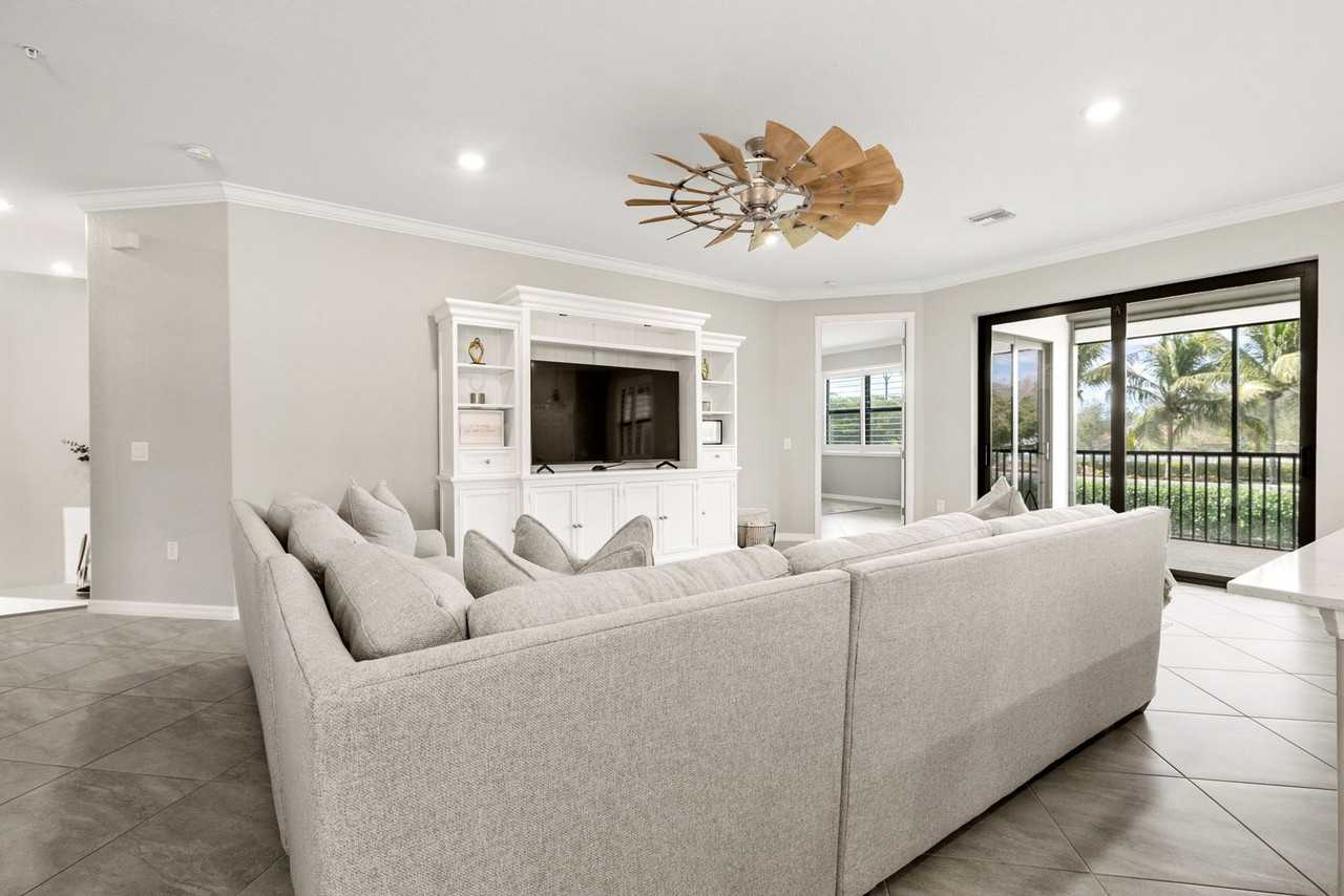 12023 Hawthorn Lake Dr #1 - Photo 6 of 50