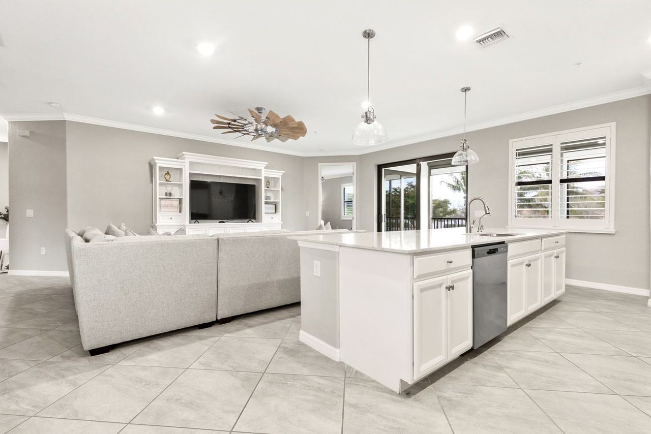 12023 Hawthorn Lake Dr #1 - Photo 7 of 50