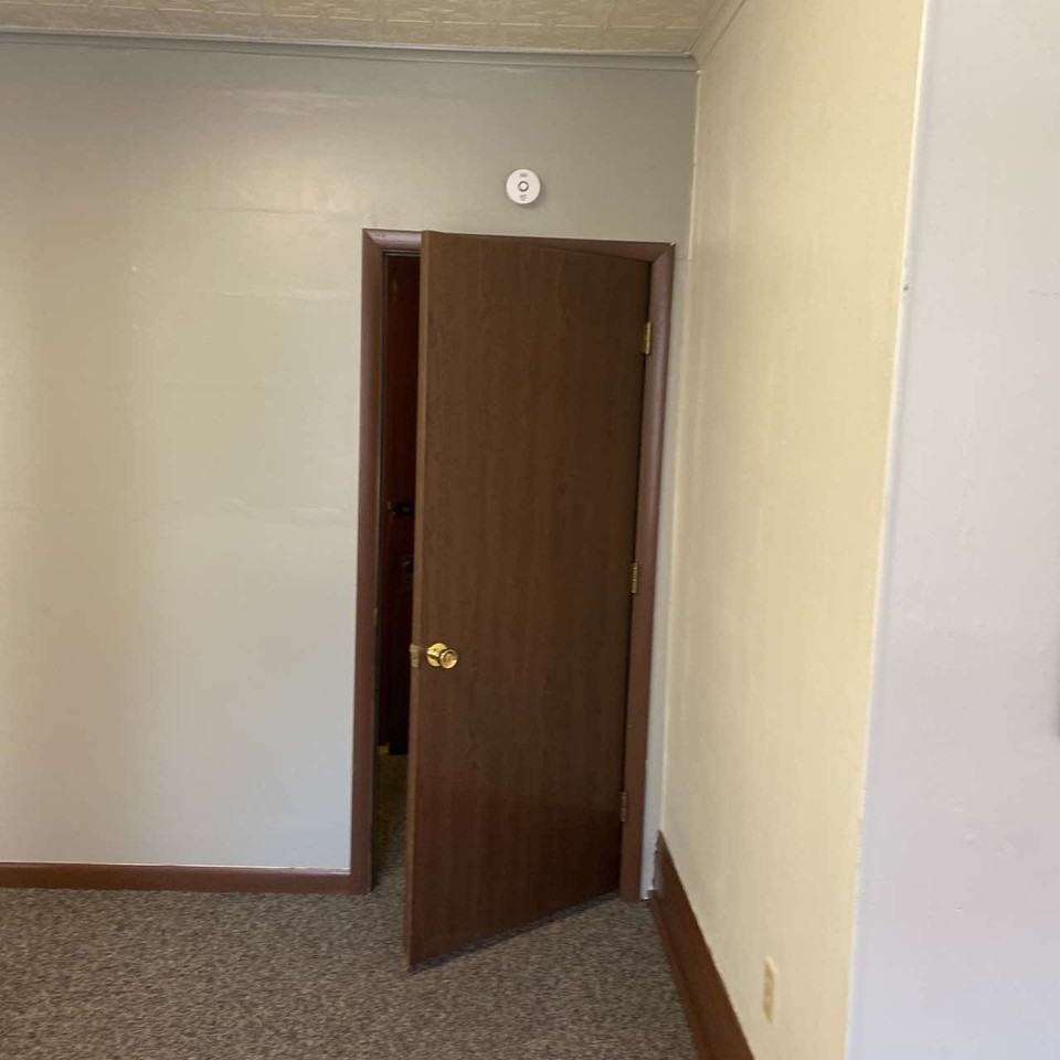 217 W Washington St #A - Photo 4 of 6