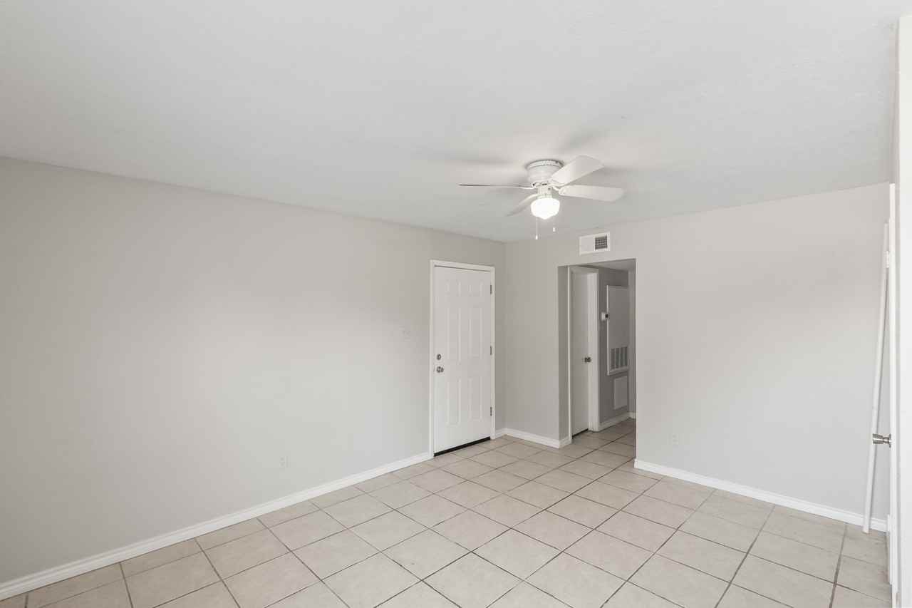 2815 Cypress Bend Circle #B - Photo 5 of 13