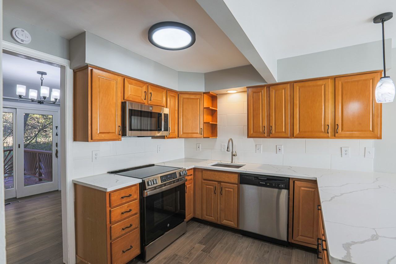 733 Farnham Place #SFH - Photo 4 of 15