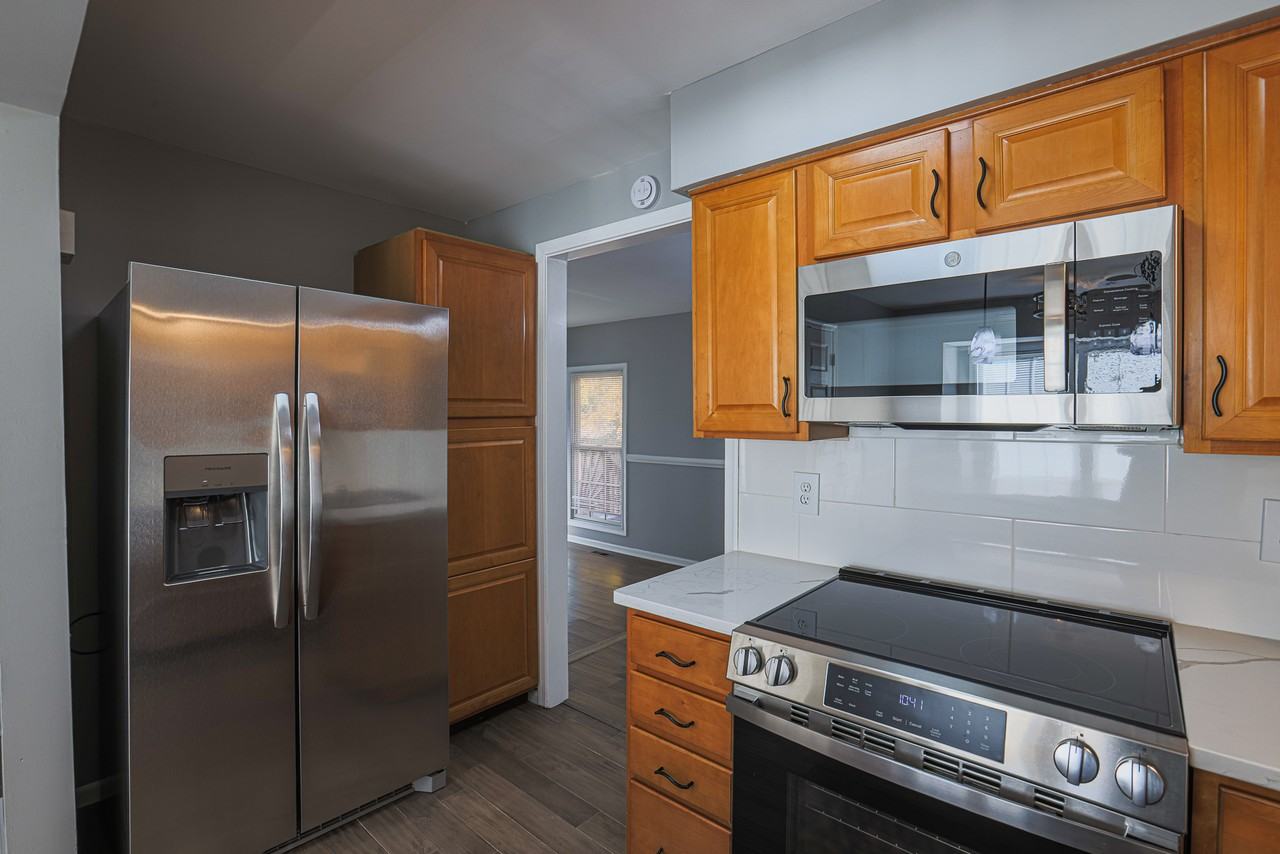 733 Farnham Place #SFH - Photo 5 of 15