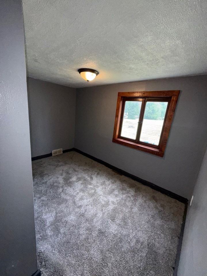 321 Vincent Avenue #1 - Photo 3 of 9