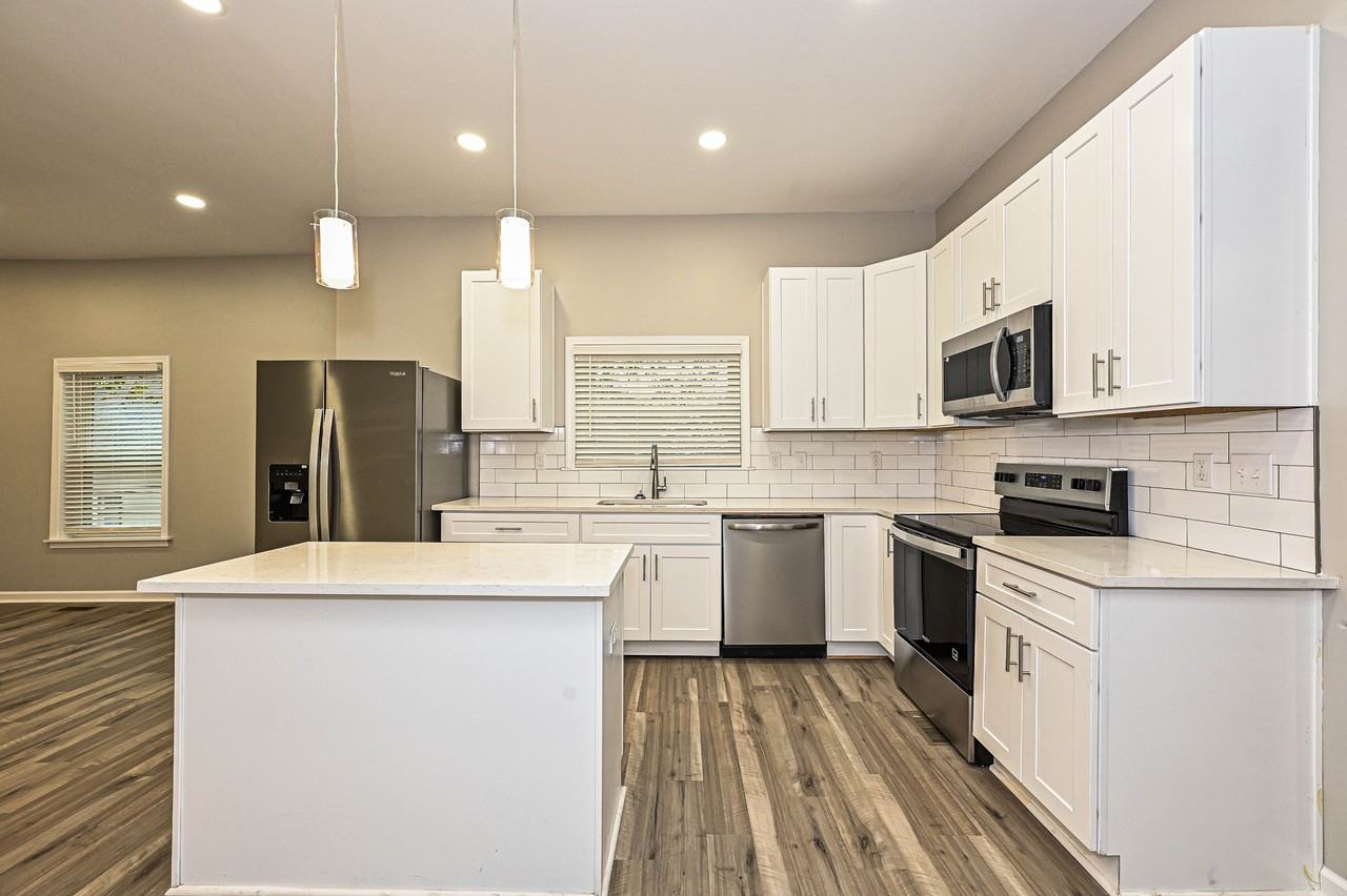 117 W Henderson St #1 - Photo 5 of 19