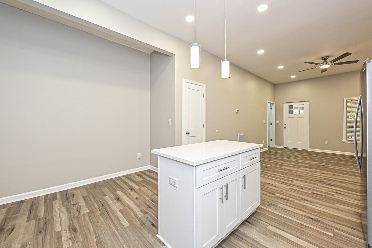 117 W Henderson St #1 - Photo 7 of 19