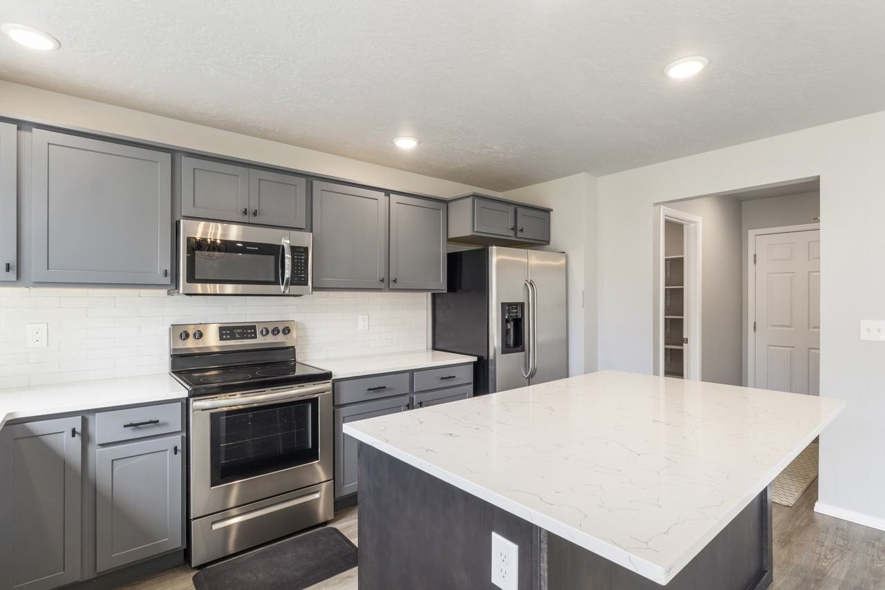 3985 E Jamestown Dr #1 - Photo 4 of 22