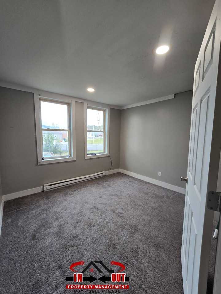 325 Frederick St #325 - Photo 4 of 7