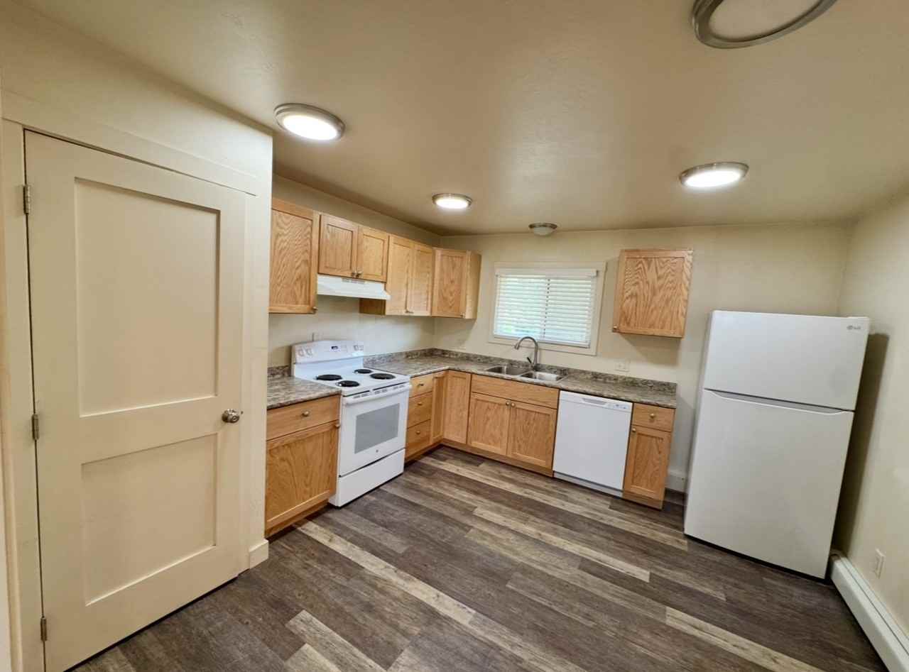 618 S 11th Ave #A - Photo 3 of 17