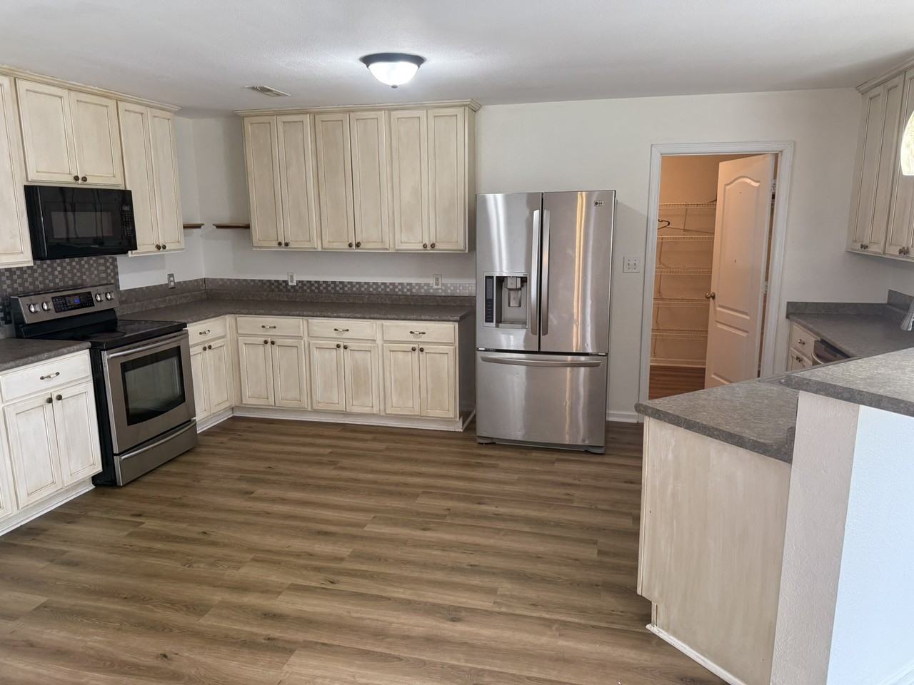 203 Millbury Court #1 - Photo 4 of 6