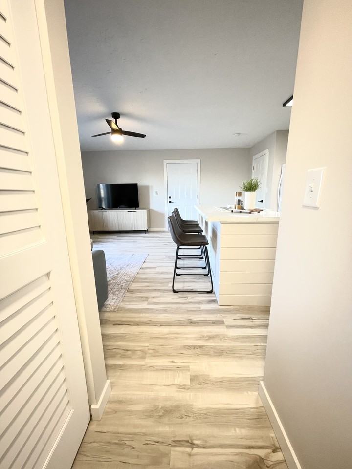 602 602 Marsha CourtApt. 17 #17 - Photo 5 of 10