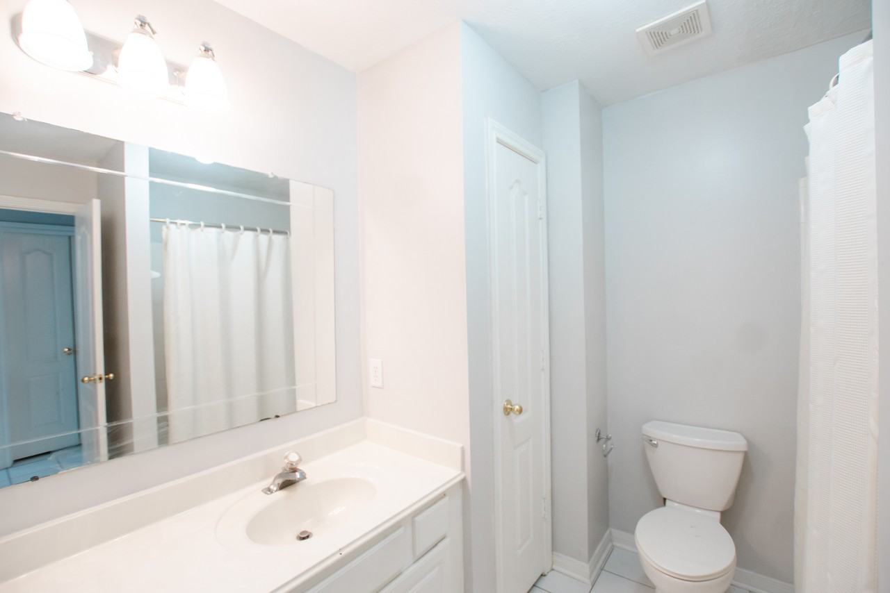 1722 Red Oak Ter #1 - Photo 5 of 11