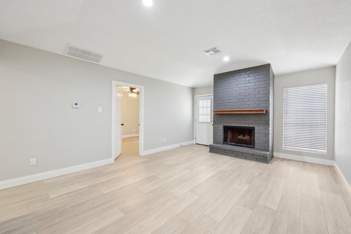 6340 Yaupon Dr - Photo 2 of 8