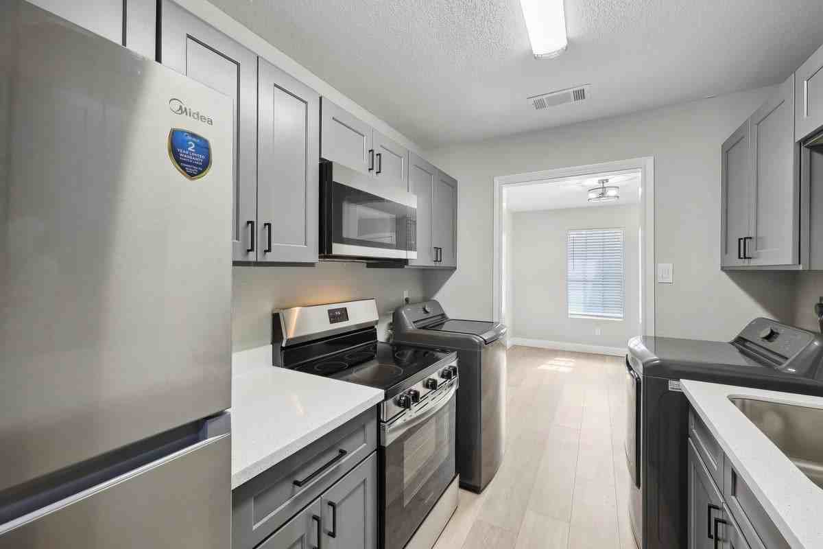 6340 Yaupon Dr - Photo 7 of 8