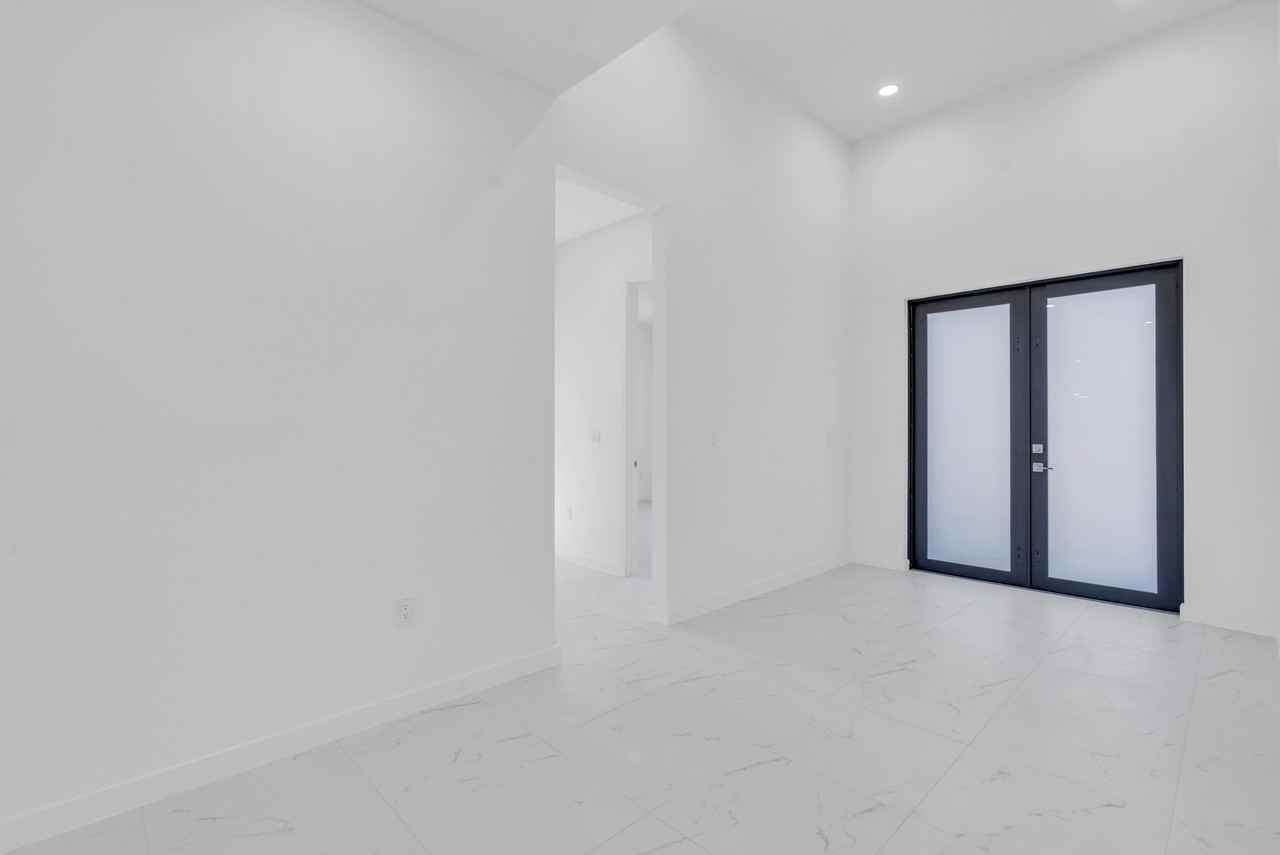 3101 Northwest 42nd Place #1 - Photo 3 of 47