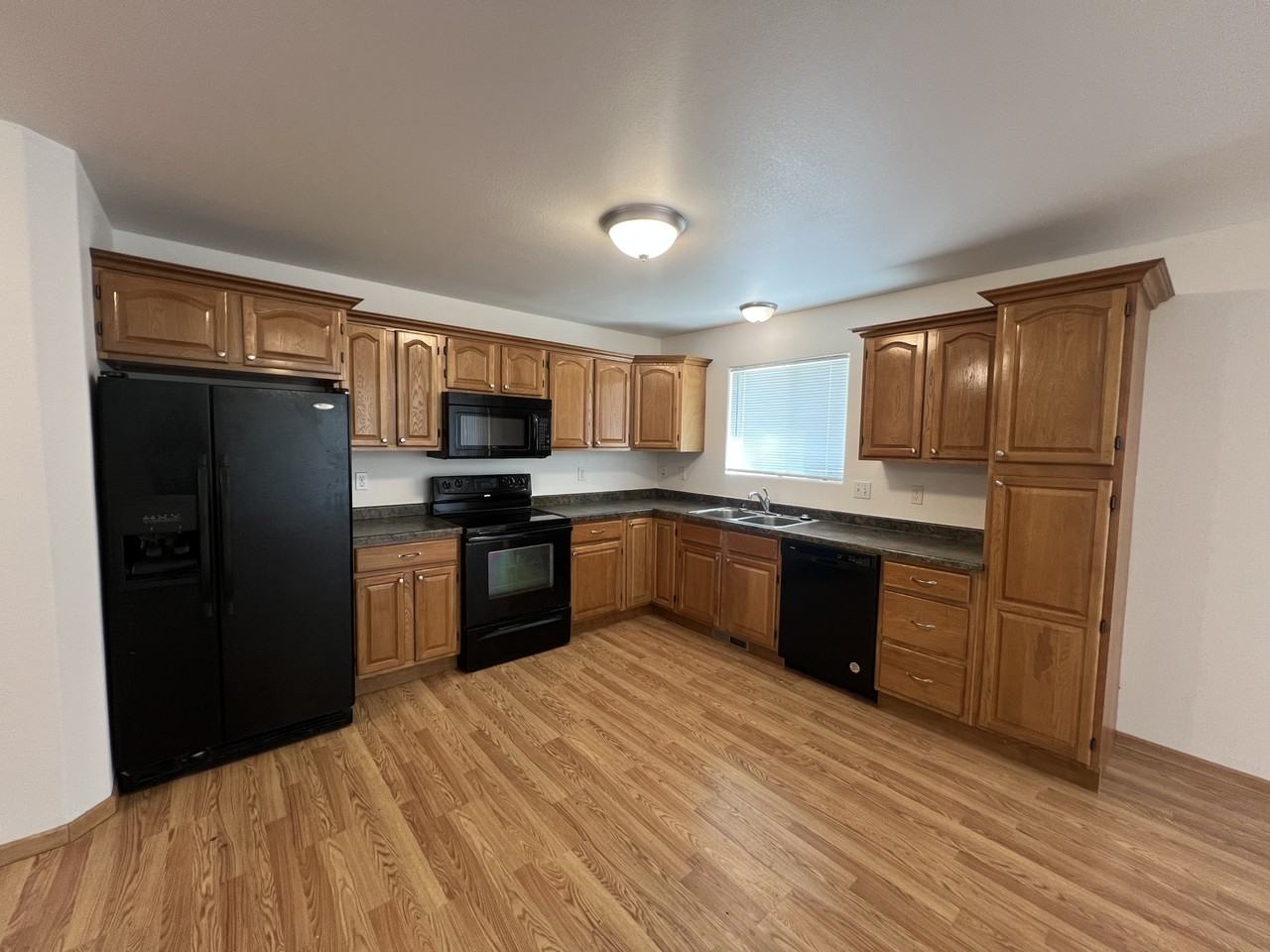 4272 51 Street South #1 - Photo 5 of 18