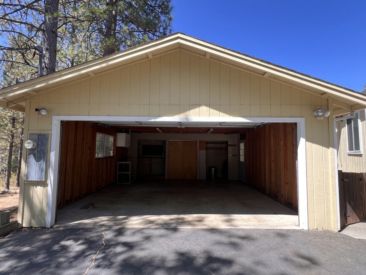 17093 Cobblestone Ln #1 - Photo 3 of 38