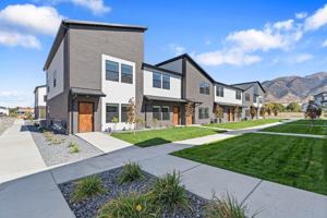 featured image of 35 North Gateway Drive #7