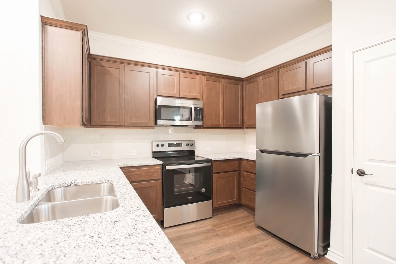 13838 Enzo Gate #102 - Photo 2 of 15