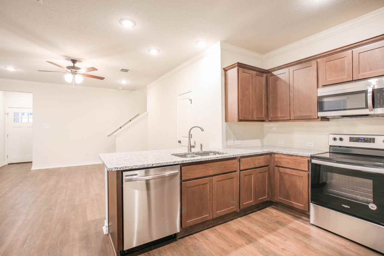 13838 Enzo Gate #102 - Photo 3 of 15