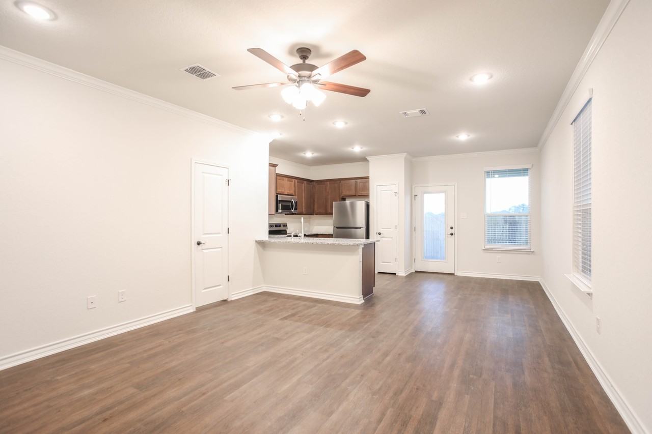 13838 Enzo Gate #102 - Photo 4 of 15