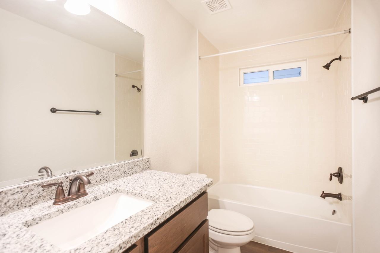 13838 Enzo Gate #102 - Photo 6 of 15