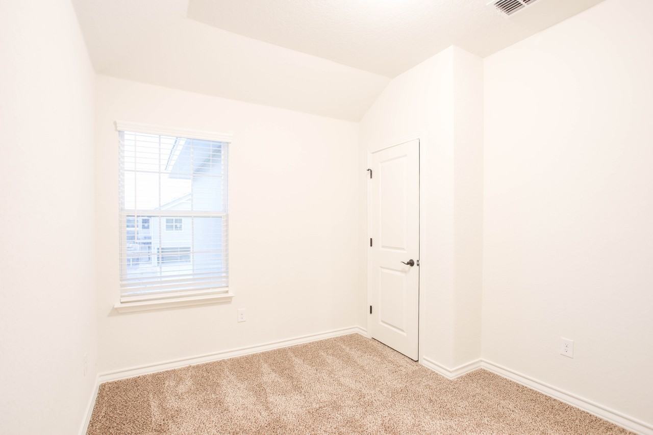 13838 Enzo Gate #102 - Photo 7 of 15