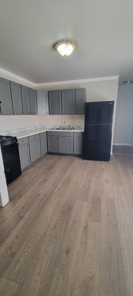 22230 Latonia Ln - Photo 4 of 11