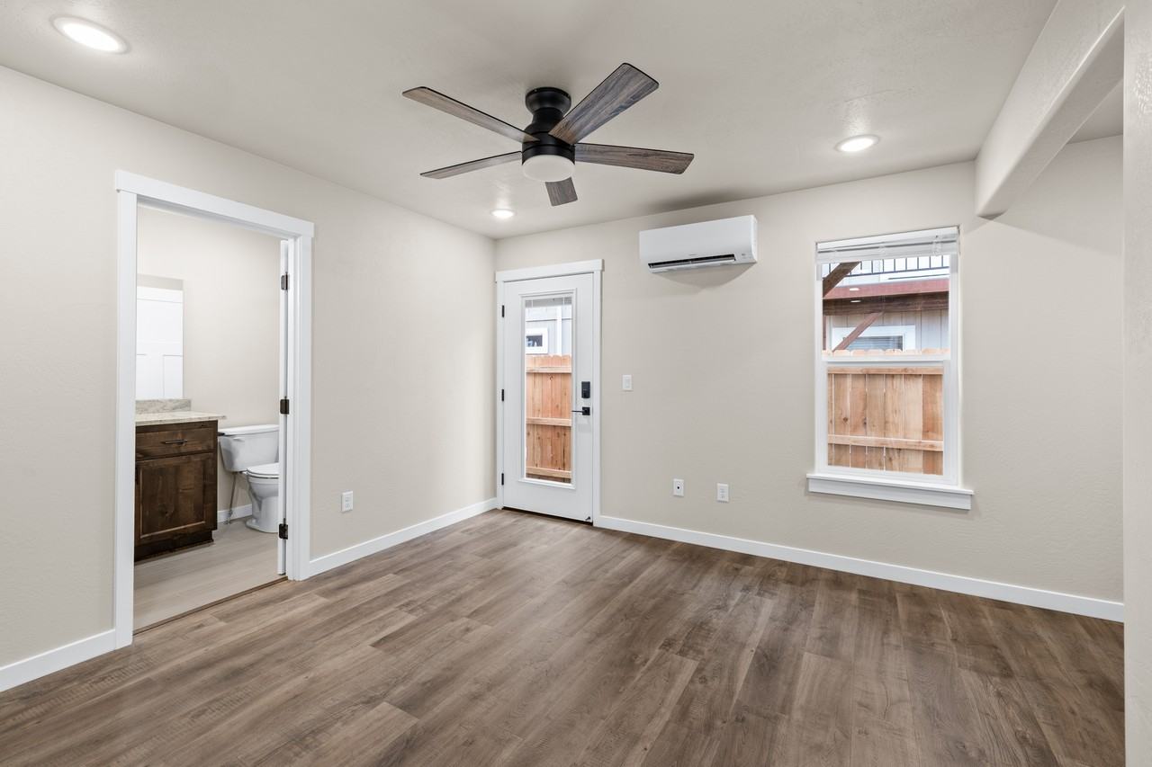 7857 Houston Loop #1 - Photo 4 of 8