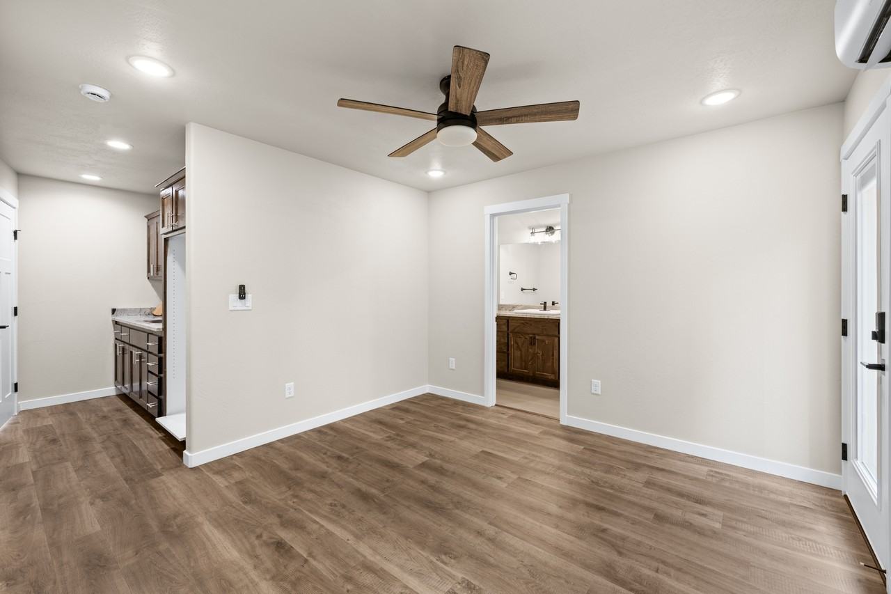 7857 Houston Loop #1 - Photo 5 of 8