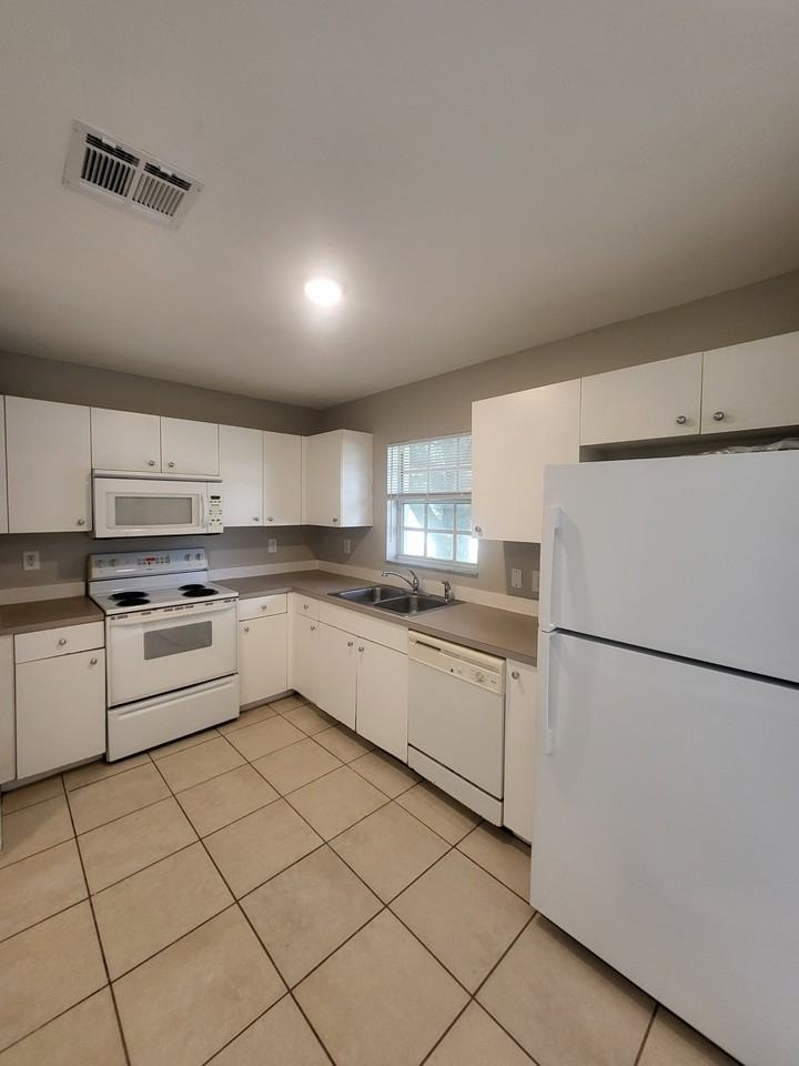 4612 Douglas Lane #4612 - Photo 3 of 18