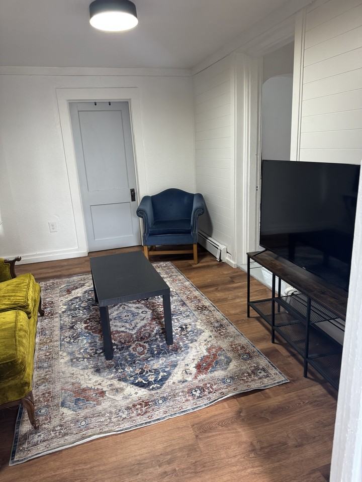 1015 Pine Ave #1 - Photo 4 of 16