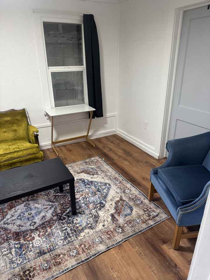 1015 Pine Ave #1 - Photo 5 of 16