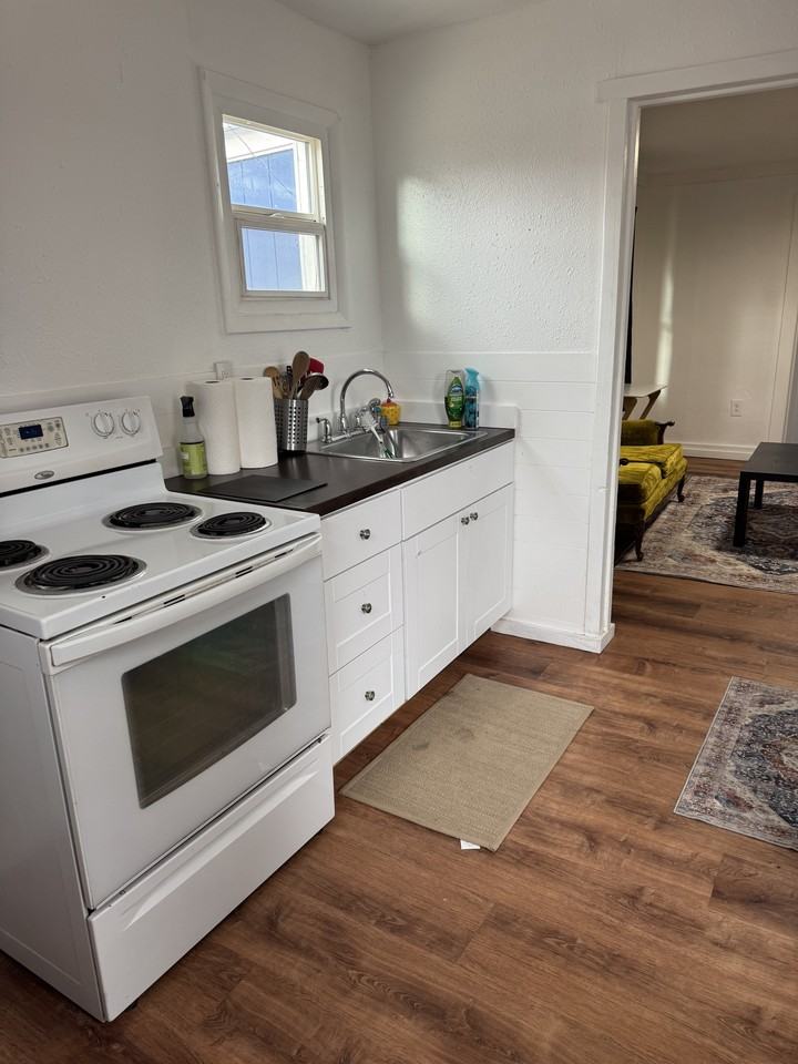 1015 Pine Ave #1 - Photo 7 of 16