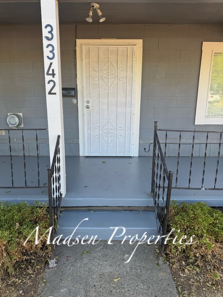 3342 Burlington Avenue #1 - Photo 4 of 27