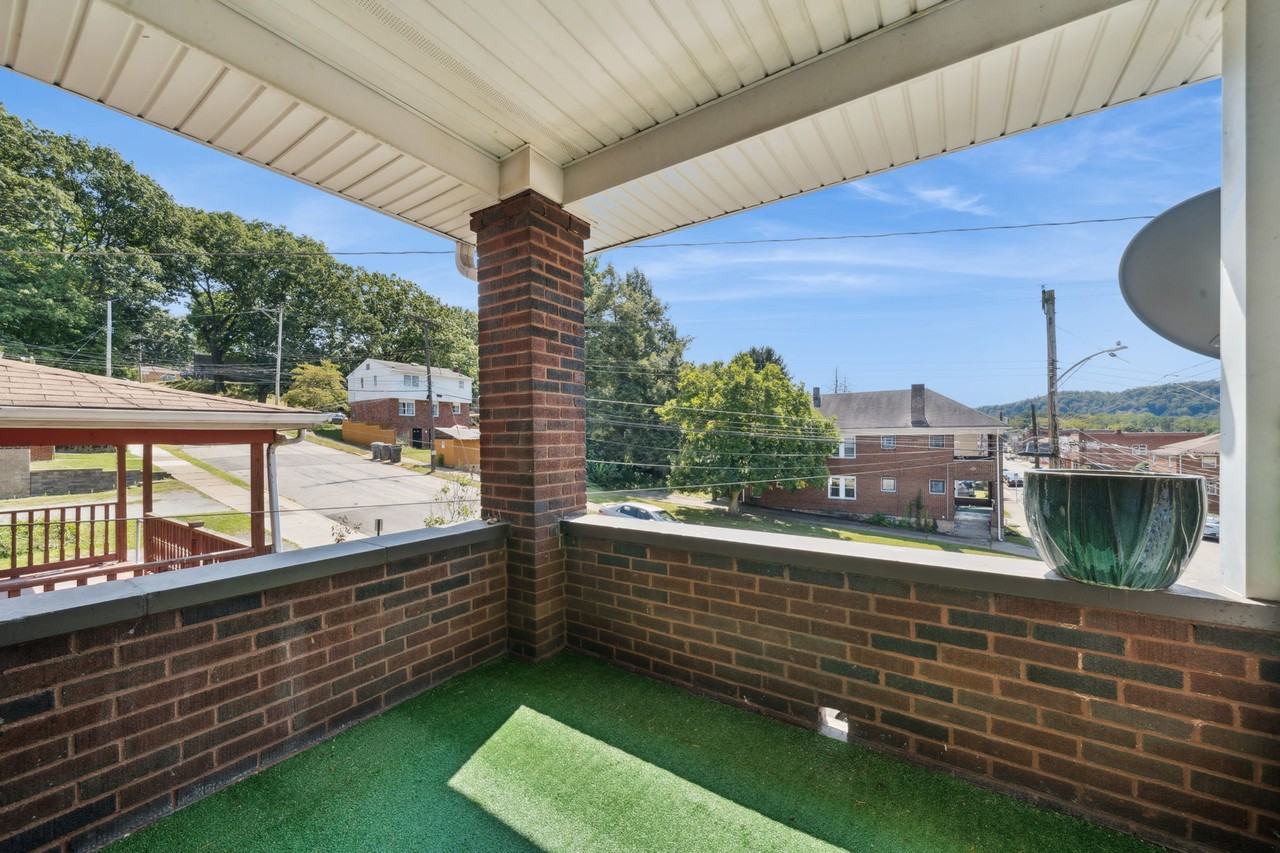 545 6th St #3 - Photo 2 of 11