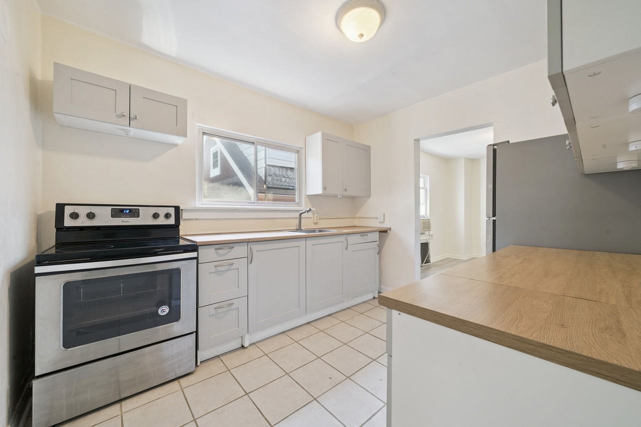 545 6th St #3 - Photo 7 of 11