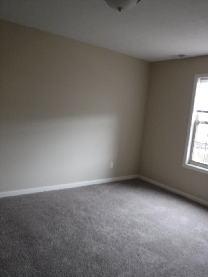 126 W Lakepoint Dr #126-1 - Photo 6 of 15