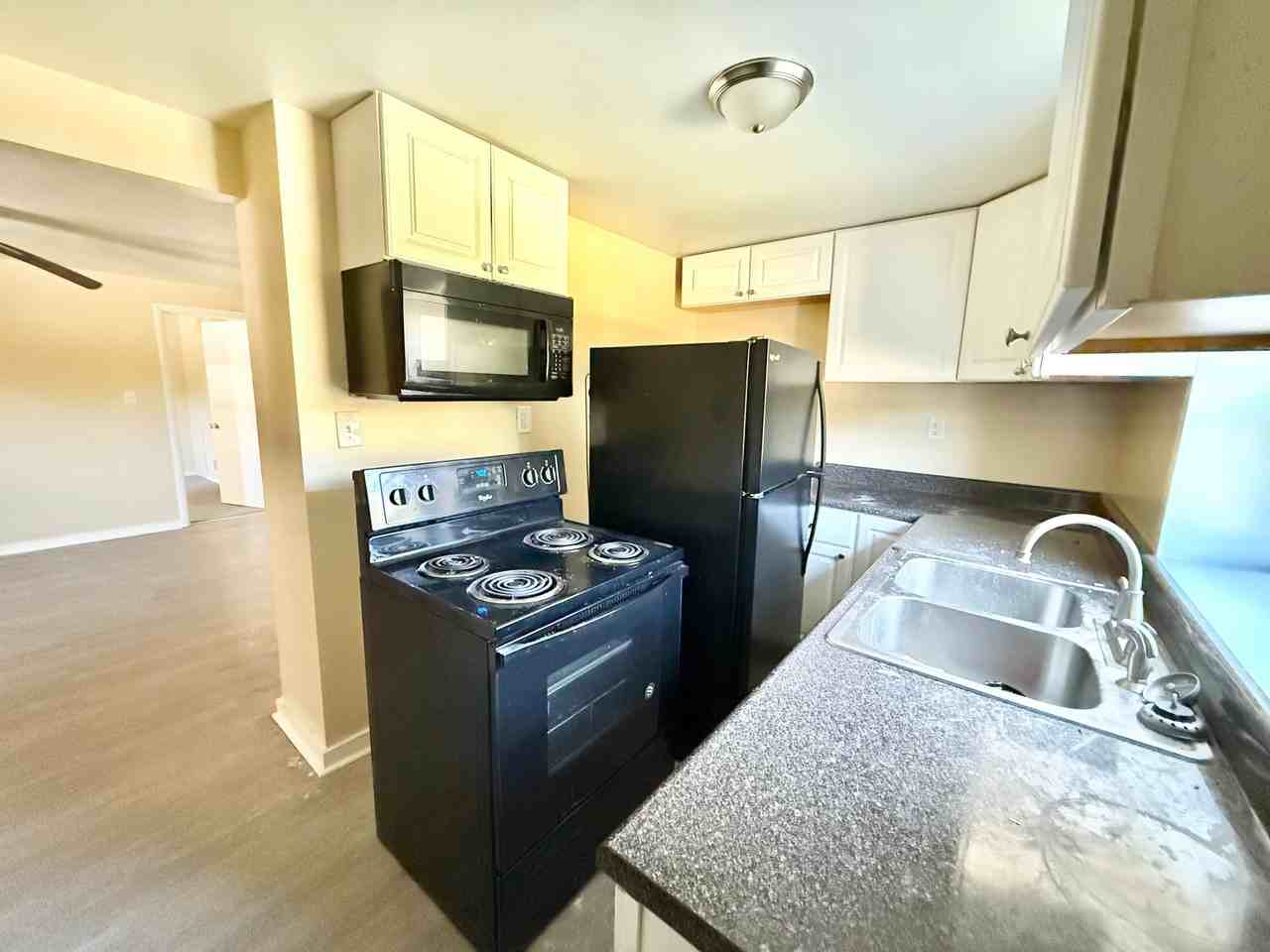 2580 Pitcairn Road #C - Photo 2 of 5