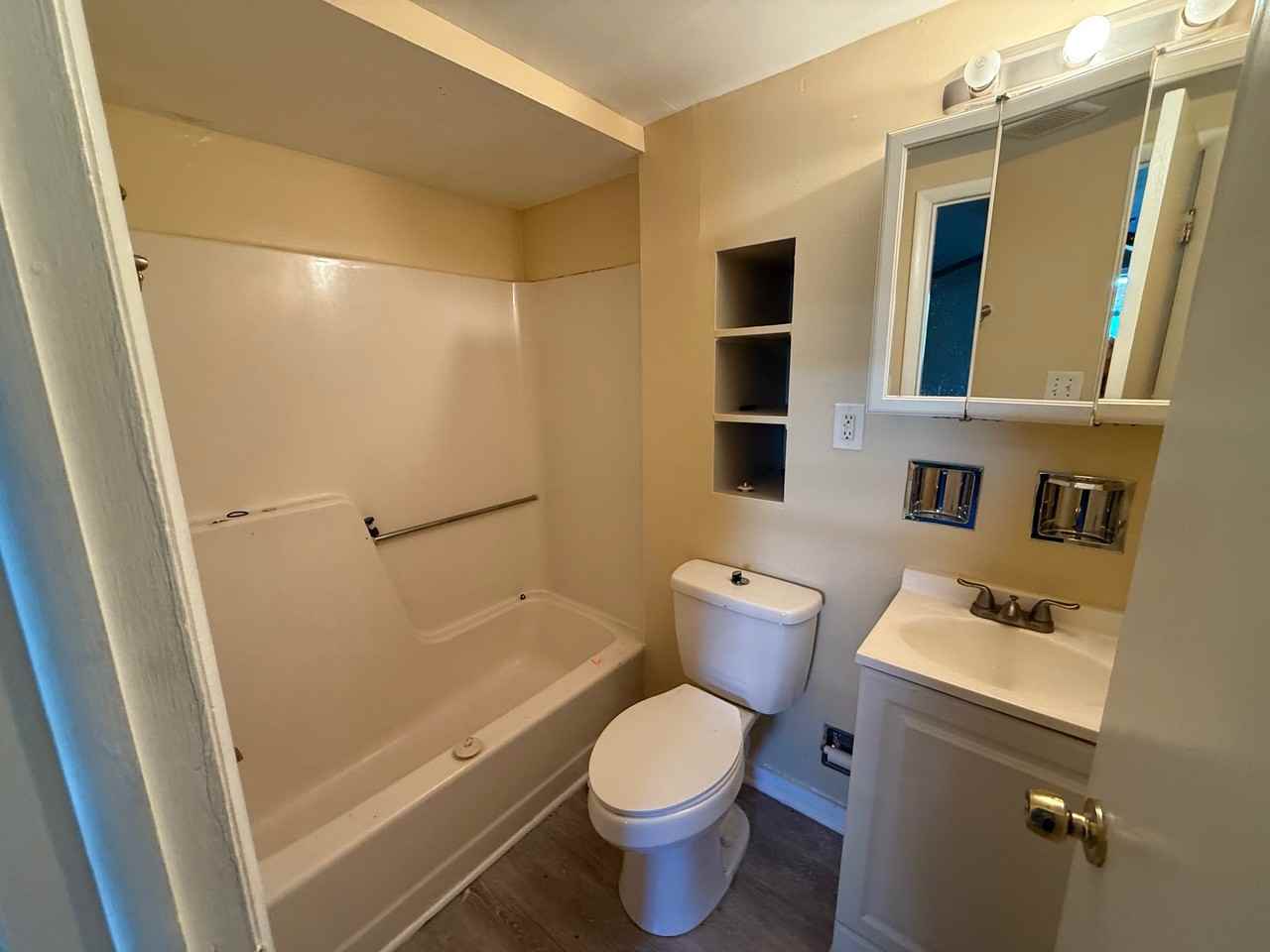 2580 Pitcairn Road #C - Photo 5 of 5