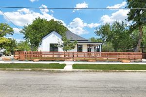 featured image of 2425 Monterey Street #1