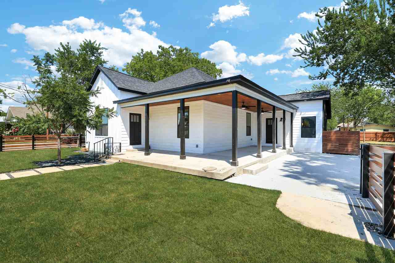 2425 Monterey St #1 - Photo 4 of 35