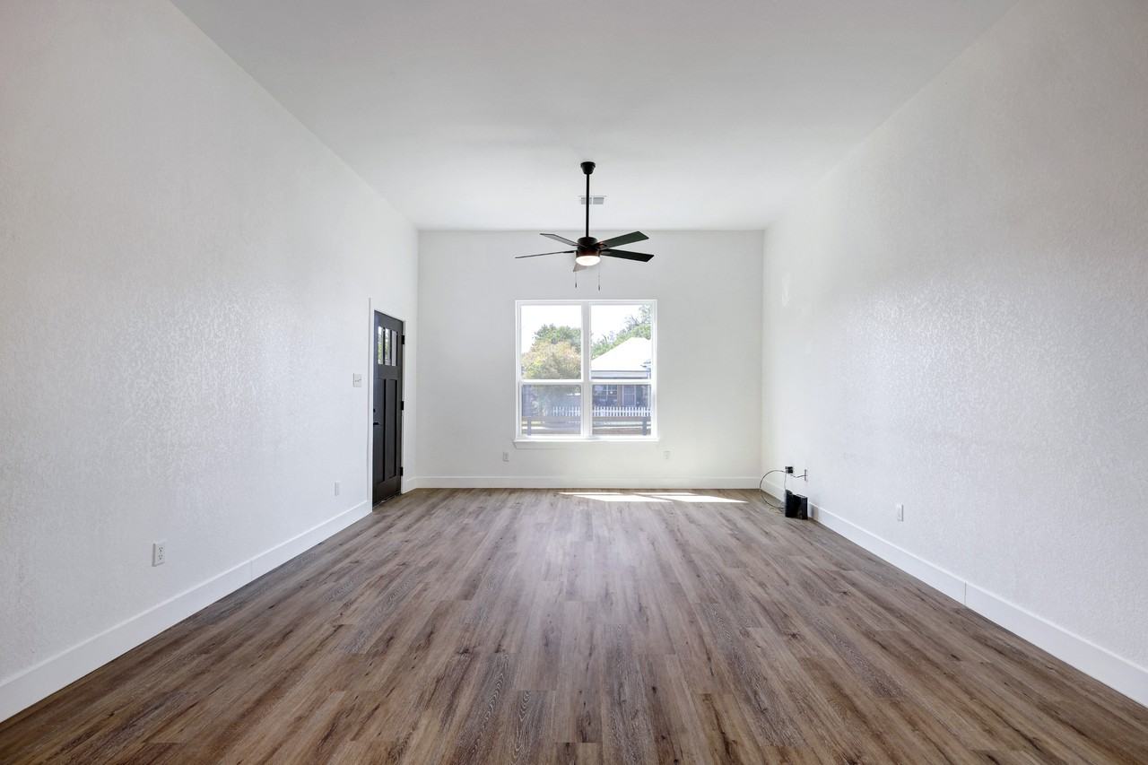 2425 Monterey St #1 - Photo 7 of 35