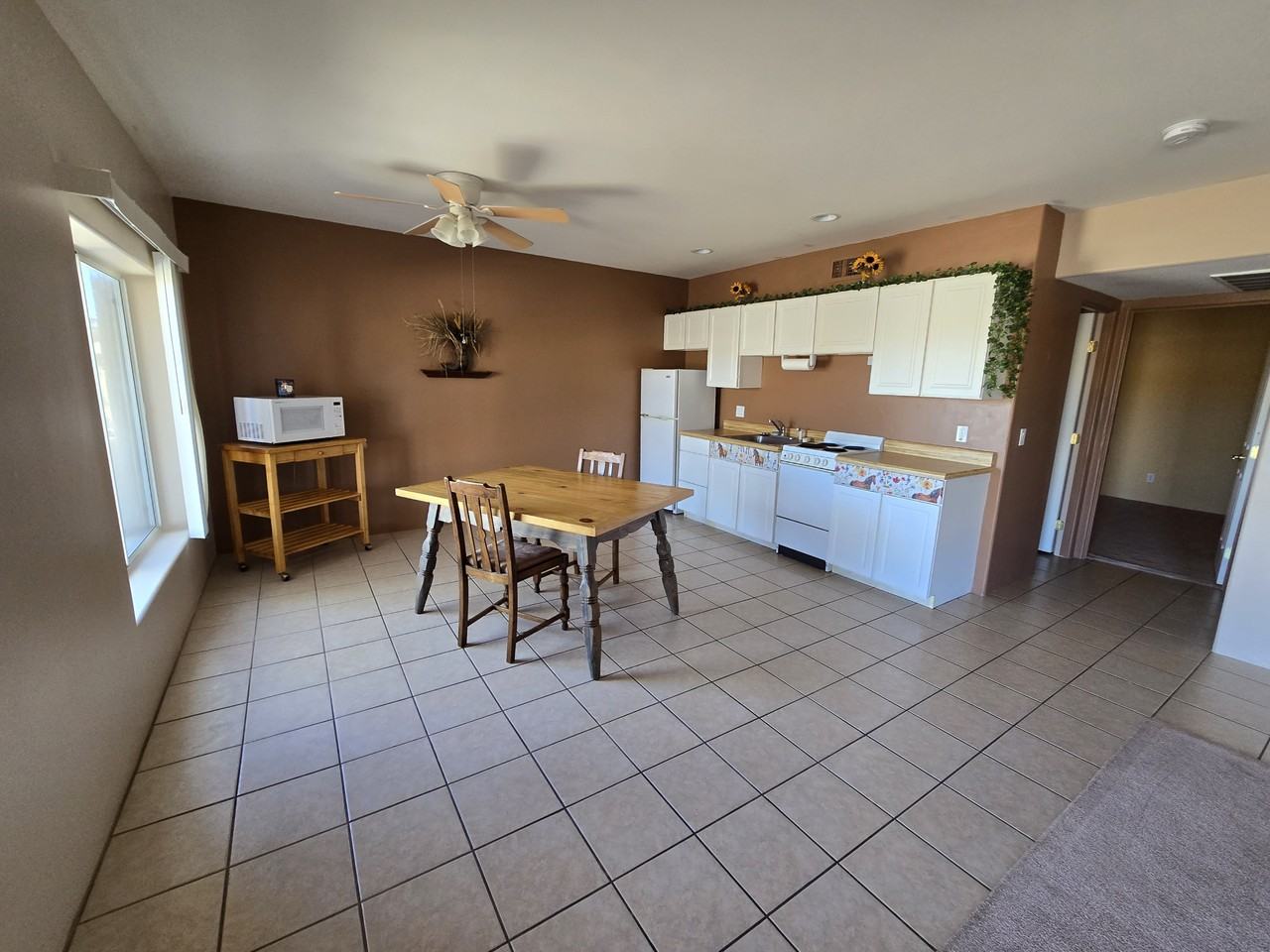 1290 West Cherokee Lane #1 - Photo 5 of 9